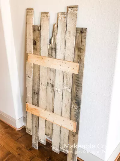 pallet wood wall decor | the supports