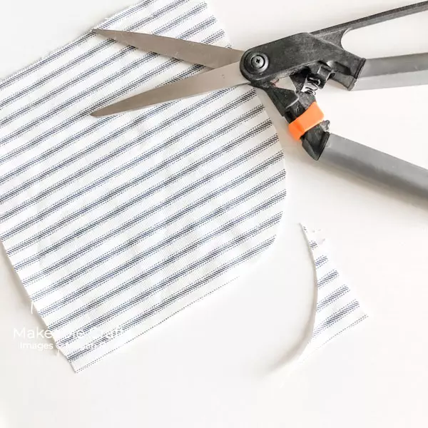diy pin cushion | trim corners off your fabric
