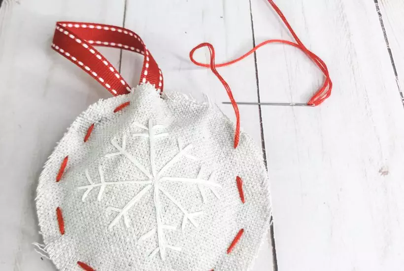Learn how to make some DIY ornaments that are fast and easy and SUPER cute!