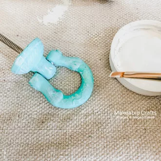 kitchen organization DIY | dry brushing white on knob