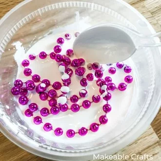 Mardi Gras Bead Crafts to Make an Awesome Stand